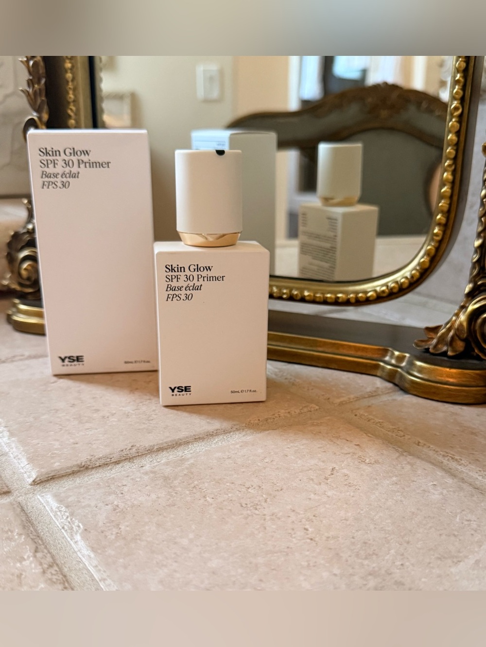 YSE Beauty Skin Glow SPF 30 Sunscreen - Cream & Gold Accent